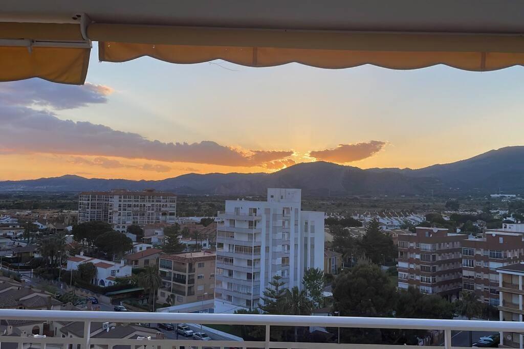 Appartamento Incredible Seafront With Sunrise And Sunset Views Benicàssim Esterno foto